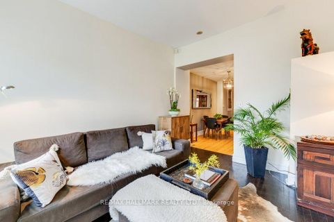 Photo 13 at 813 Carlaw Avenue, Danforth, Toronto