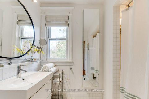 Photo 16 at 813 Carlaw Avenue, Danforth, Toronto