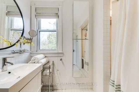 Photo 17 at 813 Carlaw Avenue, Danforth, Toronto