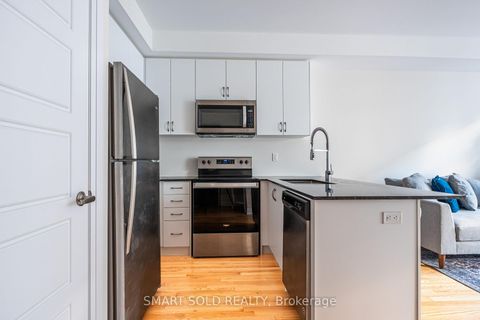 Photo 4 at 14 - 713 Lawrence Avenue W, Glen Park, Toronto