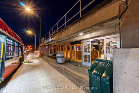 Photo 26 at 14 - 713 Lawrence Avenue W, Glen Park, Toronto