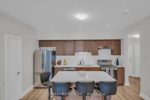 Photo 8 at 110 - 299 Cundles Road E, Alliance, Barrie