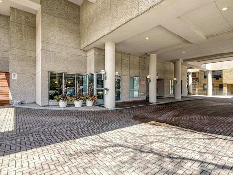 Photo 3 at 203 - 398 Eglinton Avenue, Mount Pleasant East, Toronto