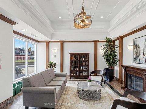 Photo 5 at 203 - 398 Eglinton Avenue, Mount Pleasant East, Toronto