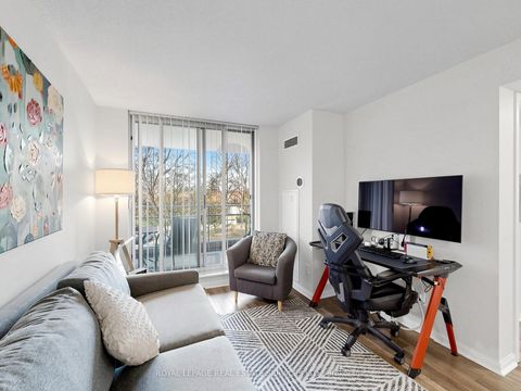 Photo 9 at 203 - 398 Eglinton Avenue, Mount Pleasant East, Toronto