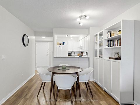 Photo 13 at 203 - 398 Eglinton Avenue, Mount Pleasant East, Toronto