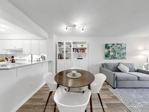 Photo 14 at 203 - 398 Eglinton Avenue, Mount Pleasant East, Toronto