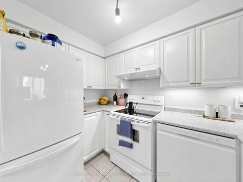 Photo 18 at 203 - 398 Eglinton Avenue, Mount Pleasant East, Toronto