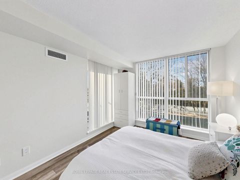 Photo 26 at 203 - 398 Eglinton Avenue, Mount Pleasant East, Toronto