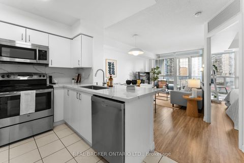 Photo 2 at 701 - 4978 Yonge Street, Westgate, Toronto