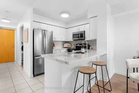 Photo 3 at 701 - 4978 Yonge Street, Westgate, Toronto