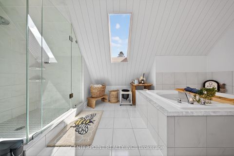 Photo 27 at 27 Slingsby Lane, Willowdale East, Toronto