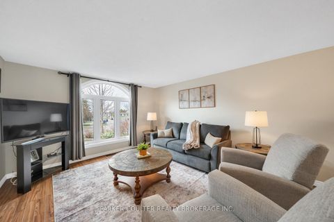 Photo 4 at 2 Waddington Crescent, Holly, Barrie