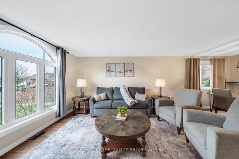 Photo 5 at 2 Waddington Crescent, Holly, Barrie