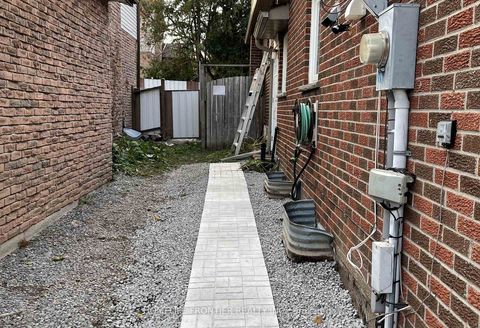 Photo 18 at 44 Rutledge Avenue, Leslie Valley, Newmarket