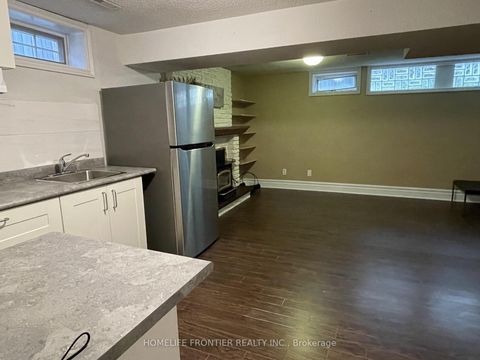 Photo 20 at 44 Rutledge Avenue, Leslie Valley, Newmarket