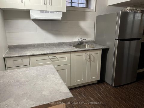 Photo 21 at 44 Rutledge Avenue, Leslie Valley, Newmarket