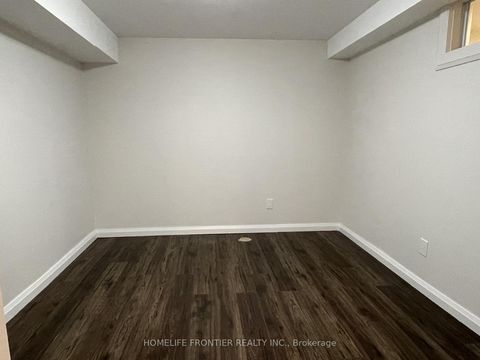 Photo 34 at 44 Rutledge Avenue, Leslie Valley, Newmarket