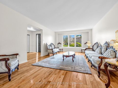 Photo 3 at 32 Saddletree Drive, Steeles, Toronto