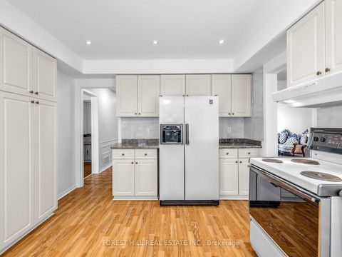 Photo 4 at 32 Saddletree Drive, Steeles, Toronto