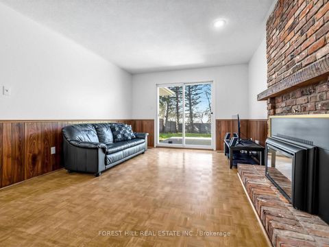 Photo 9 at 32 Saddletree Drive, Steeles, Toronto