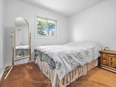 Photo 15 at 32 Saddletree Drive, Steeles, Toronto