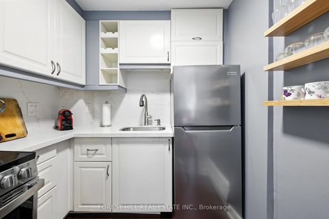 Photo 7 at 805 - 21 Dale Avenue, Moore Park, Toronto