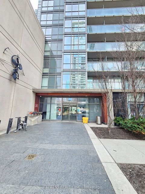 Photo 4 at 705 - 15 Fort York Boulevard, Waterfront Communities C1, Toronto