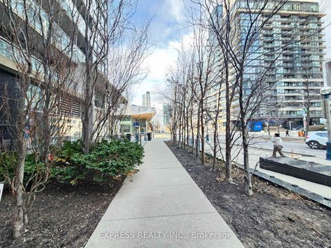 Photo 6 at 705 - 15 Fort York Boulevard, Waterfront Communities C1, Toronto