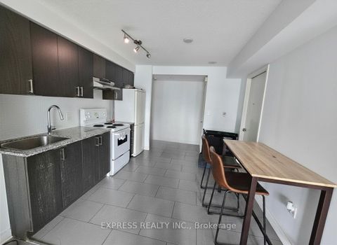 Photo 10 at 705 - 15 Fort York Boulevard, Waterfront Communities C1, Toronto