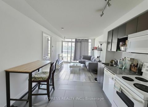 Photo 13 at 705 - 15 Fort York Boulevard, Waterfront Communities C1, Toronto