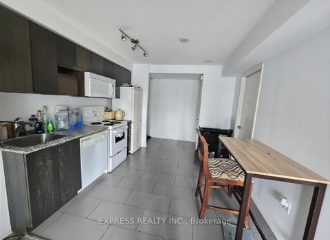 Photo 16 at 705 - 15 Fort York Boulevard, Waterfront Communities C1, Toronto