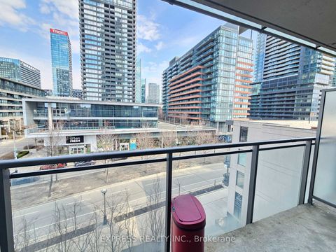 Photo 17 at 705 - 15 Fort York Boulevard, Waterfront Communities C1, Toronto