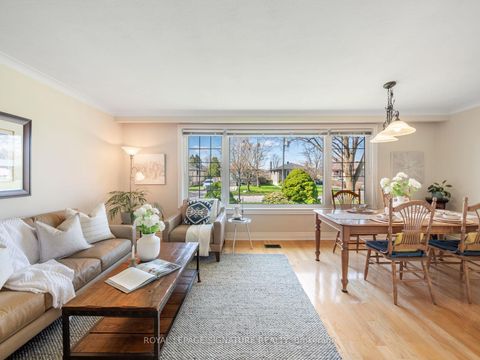 Photo 1 at 9 Wincrest Drive, Bendale, Toronto