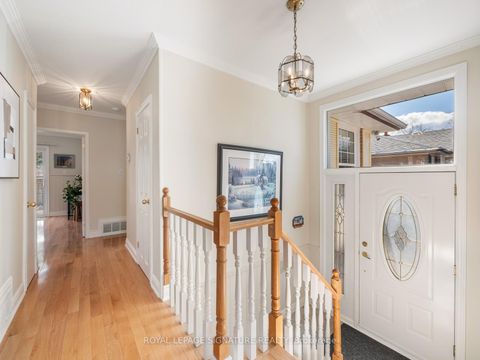 Photo 2 at 9 Wincrest Drive, Bendale, Toronto