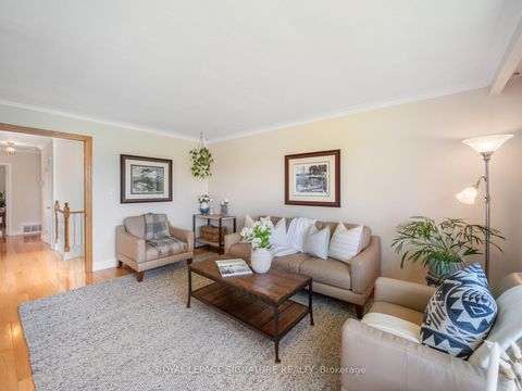 Photo 3 at 9 Wincrest Drive, Bendale, Toronto