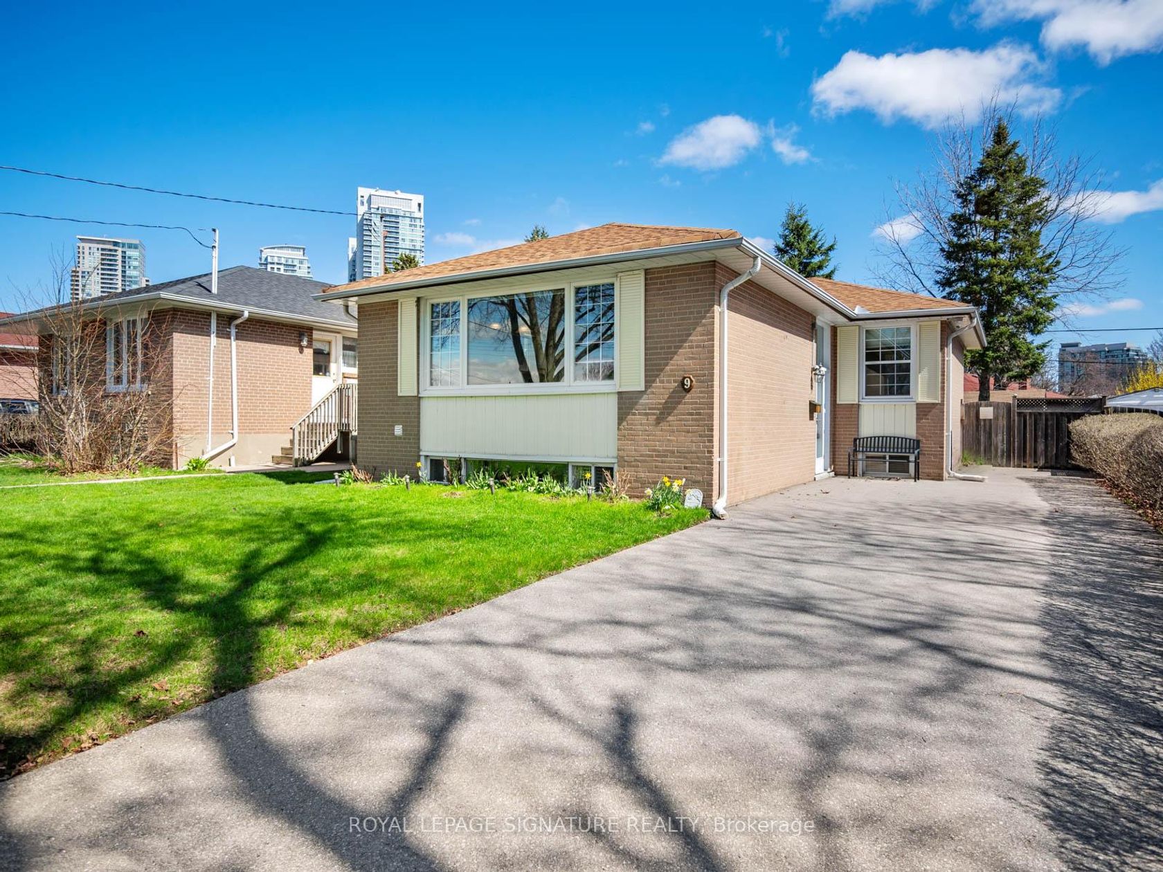 9 Wincrest Drive, Bendale, Toronto photo number 2