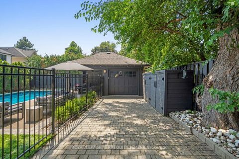 Photo 44 at 94 Kingsway Crescent, Kingsway South, Toronto