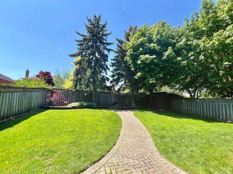 Photo 39 at 54 Cityview Circle, Holly, Barrie