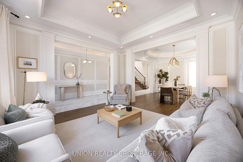 Photo 2 at 63 Fishleigh Drive, Cliffside, Toronto