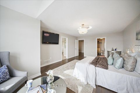 Photo 17 at 38 Carriage House Court, Jefferson, Richmond Hill