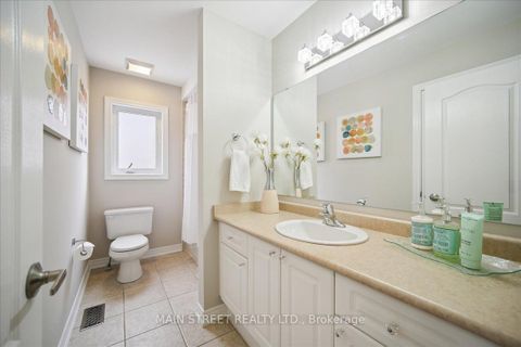 Photo 23 at 38 Carriage House Court, Jefferson, Richmond Hill