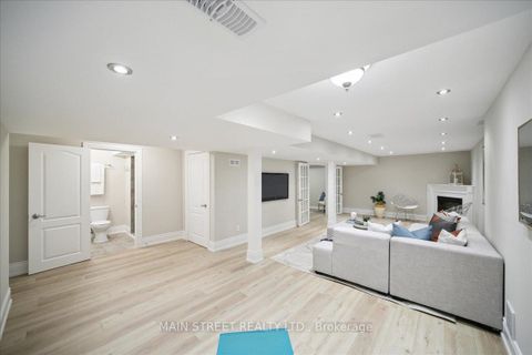 Photo 27 at 38 Carriage House Court, Jefferson, Richmond Hill