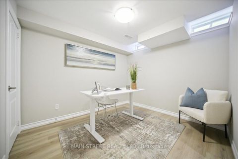 Photo 28 at 38 Carriage House Court, Jefferson, Richmond Hill