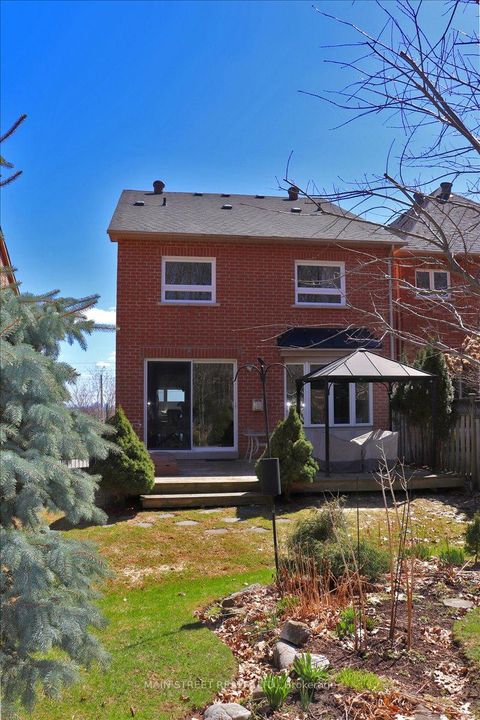 Photo 29 at 38 Carriage House Court, Jefferson, Richmond Hill