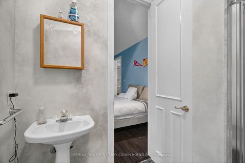 Photo 21 at 471 Cranbrooke Avenue, Nortown, Toronto