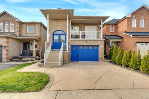 Photo 1 at 119 Blackthorn Drive, Maple, Vaughan