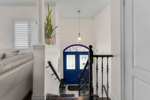 Photo 4 at 119 Blackthorn Drive, Maple, Vaughan