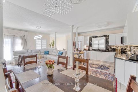 Photo 10 at 119 Blackthorn Drive, Maple, Vaughan