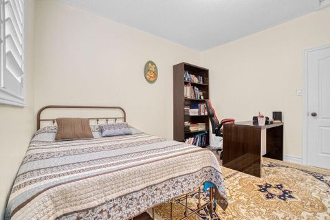 Photo 19 at 119 Blackthorn Drive, Maple, Vaughan